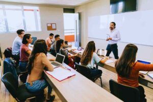 Lezione in classe universitaria