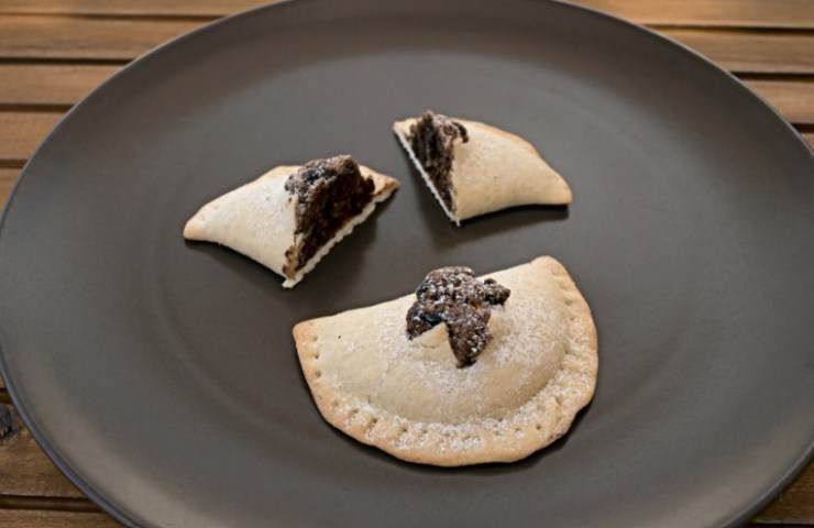 dolce siciliano sul piatto 