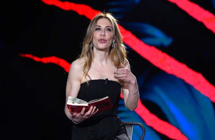 Francesca Fagnani nello studio di Belve