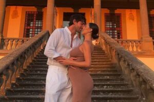 Ignazio Moser e Cecilia Rodriguez che si baciano