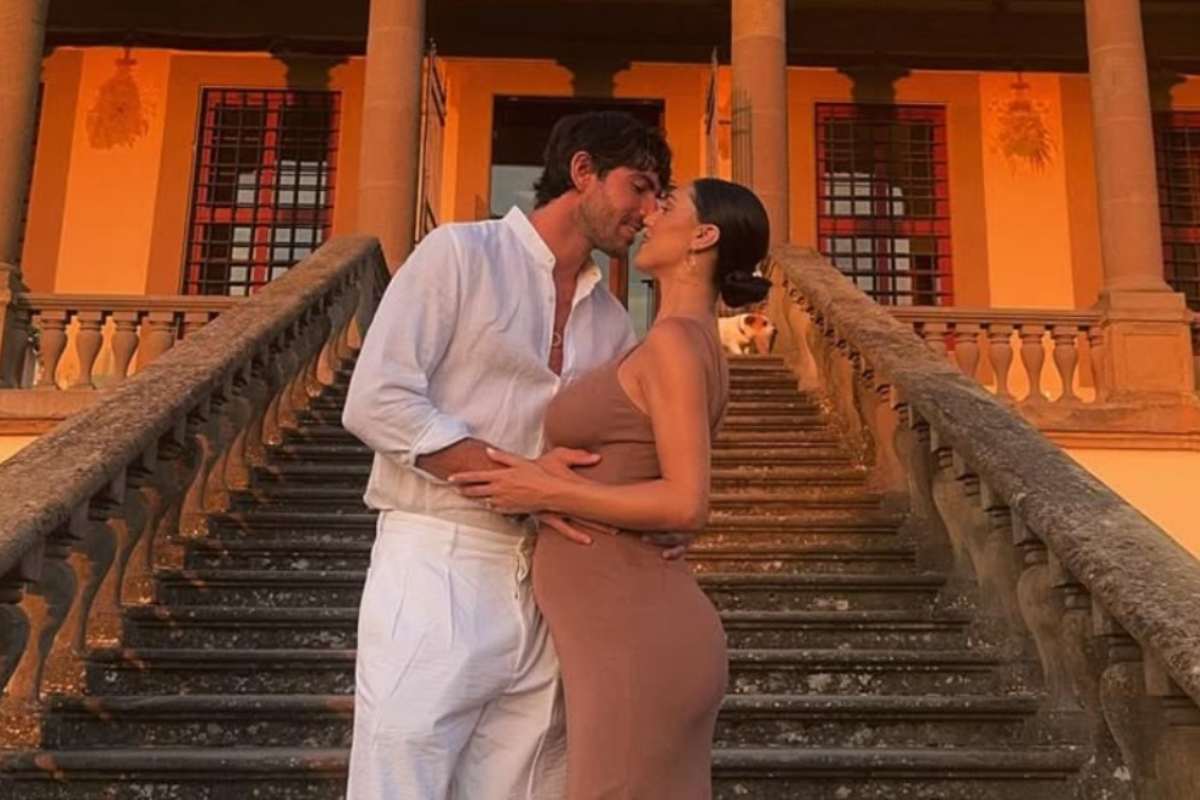 Ignazio Moser e Cecilia Rodriguez che si baciano