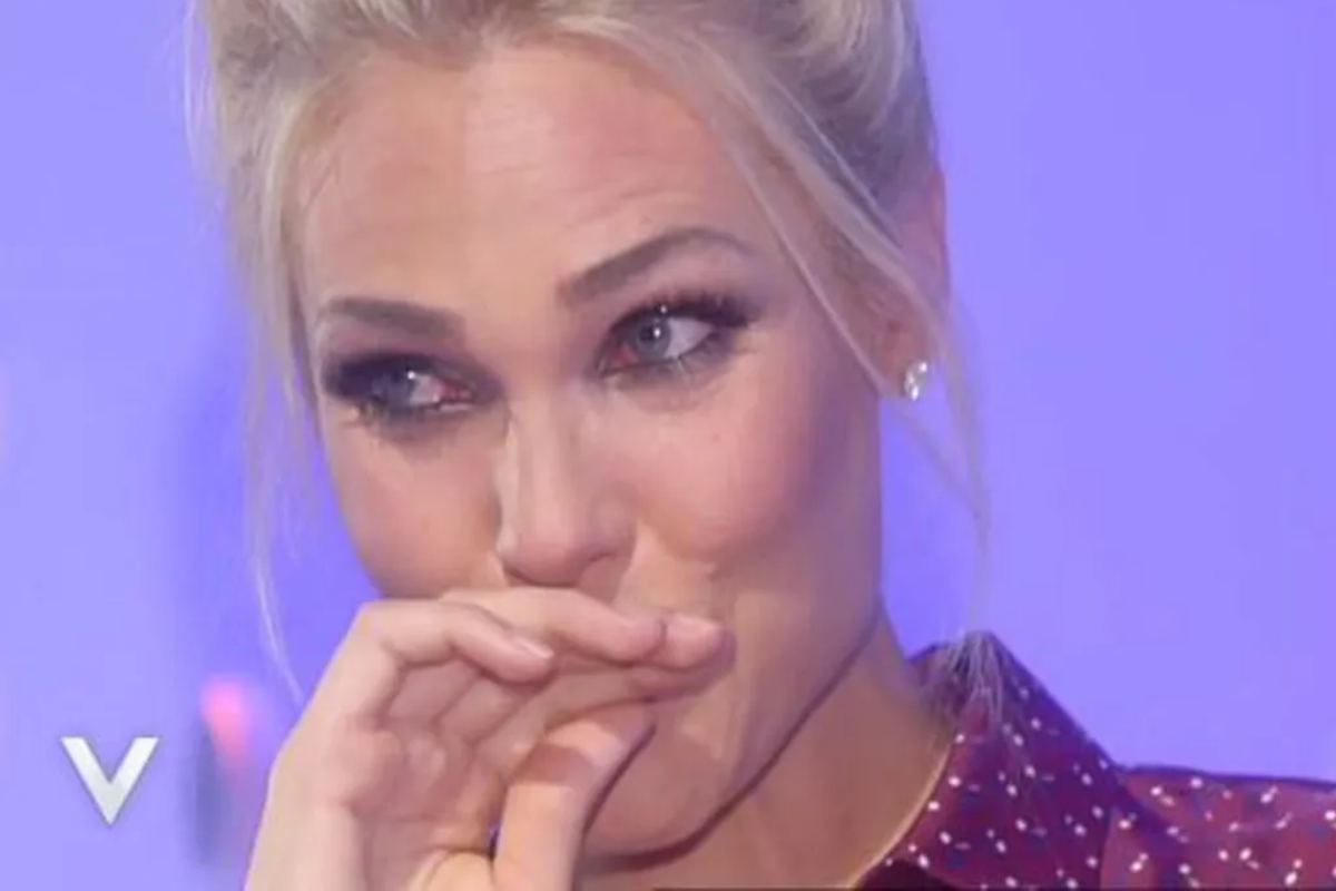 Ilary Blasi in lacrime