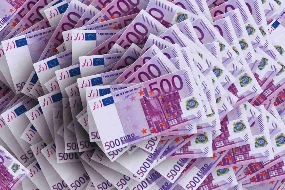 Montagna di banconote da 500 euro 