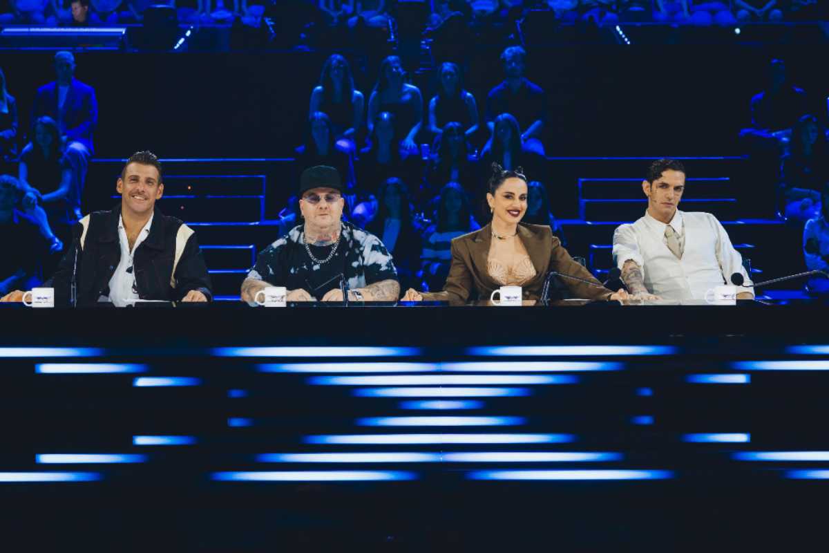 I quattro giudici di X-Factor nella loro postazione