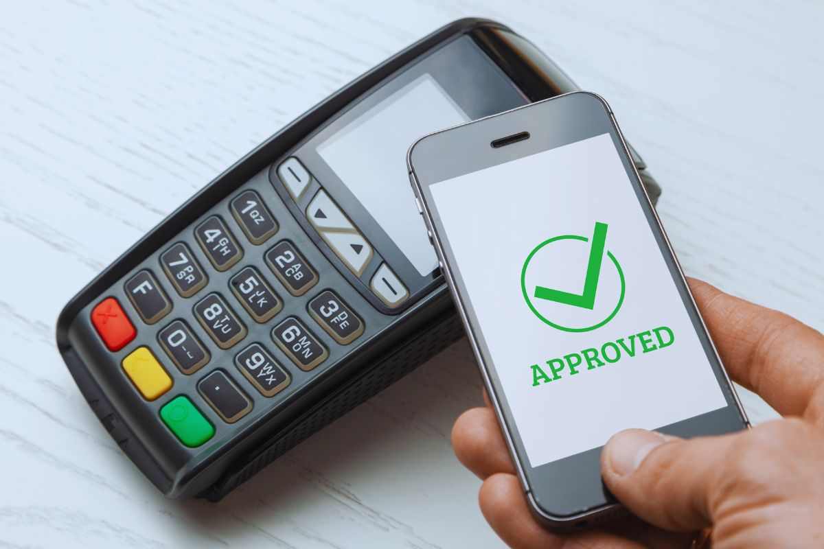 Pagamento con smartphone approvato